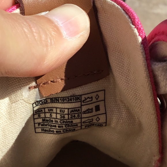 Ugg K Broderick Pink Pebbled Sneakers - Picture 6 of 8